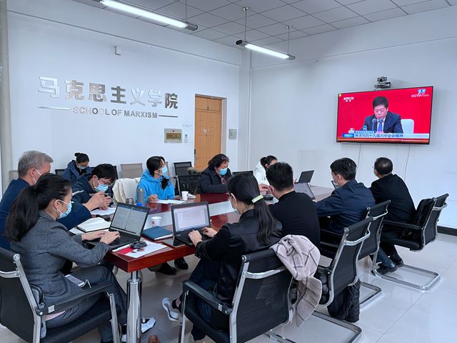 beat365官方网站观看十九届六中全会新闻发布会-中关村教工会场1_副本.jpg