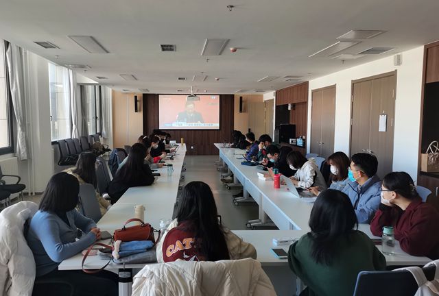 beat365官方网站观看十九届六中全会新闻发布会-良乡学生会场_副本.jpg
