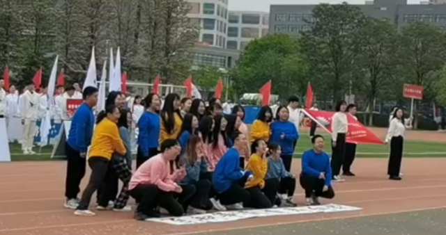 beat365官方网站在第60届校运会拼搏奋进2.jpg